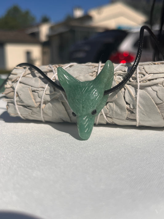 Pendentif tête de loup aventurine Verte