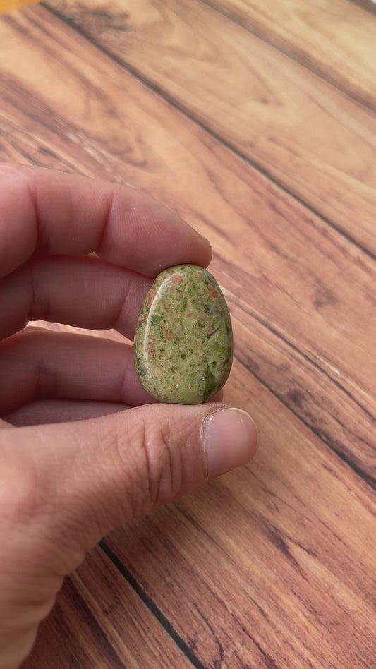 Unakite : Acceptation. Apaisement et guérison intérieure.