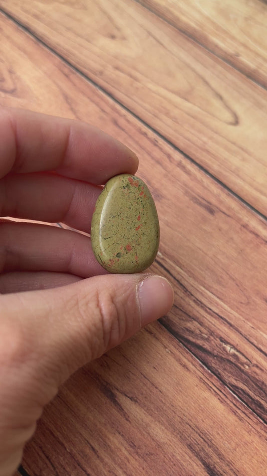 Unakite : Acceptation. Apaisement et guérison intérieure.