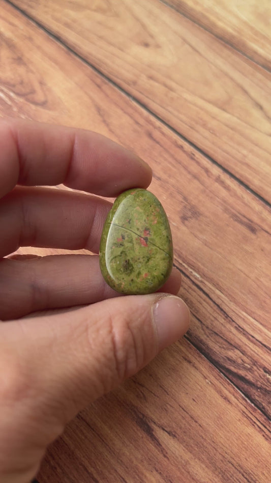 Unakite : Acceptation. Apaisement et guérison intérieure.