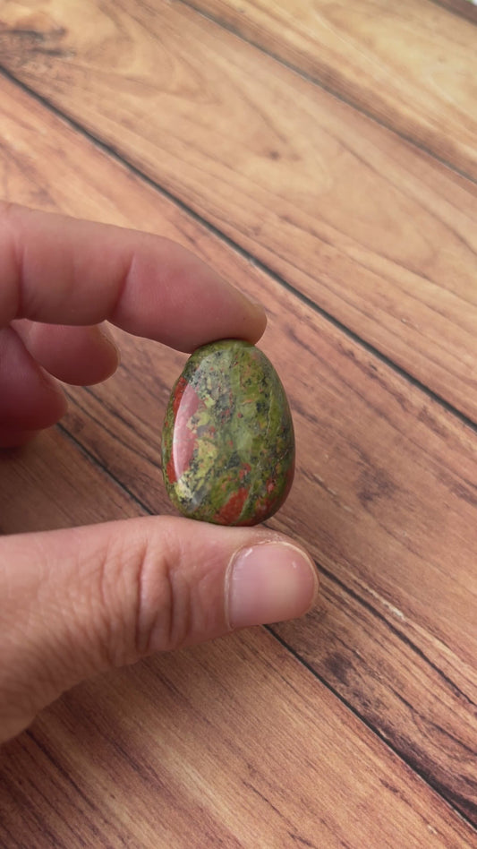 Unakite : Acceptation. Apaisement et guérison intérieure.